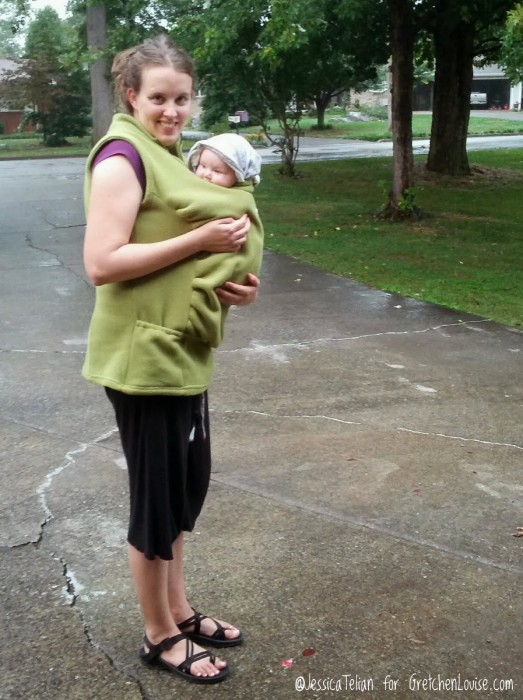 Using an Ellevill Zara Tri-Blue woven wrap under a Peekaru fleece babywearing vest.